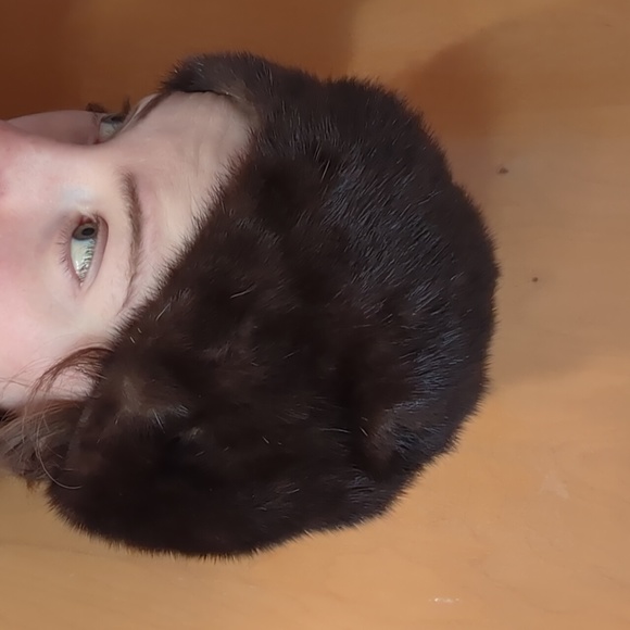 Yvette Brillon Fur Hat - Picture 3 of 5